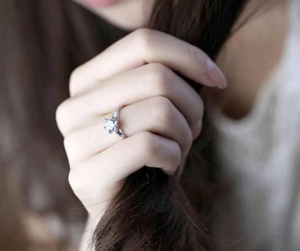 Luxury 925 Sterling Silver Six-Prong Engagement Ring for Women – Brilliant Simulated Diamond
