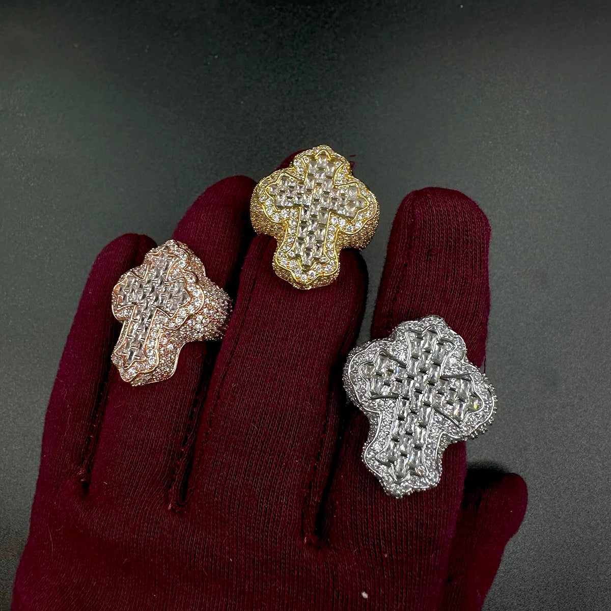 Cross Finger Ring Iced Out 5AAAAA Zircon Prong Fashion Luxulry Men Hip Hop Jewelry for Gift