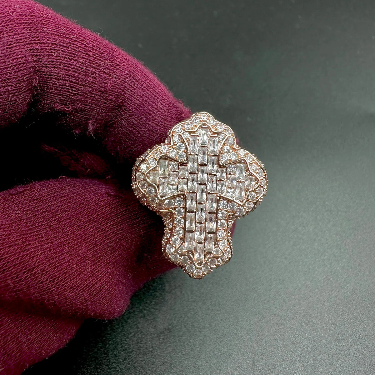 Cross Finger Ring Iced Out 5AAAAA Zircon Prong Fashion Luxulry Men Hip Hop Jewelry for Gift